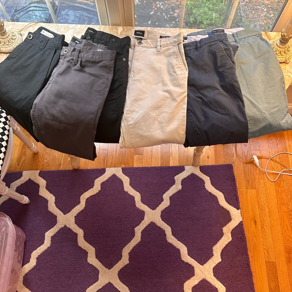 Bundle Lot of 6 men’s pants. Size 30